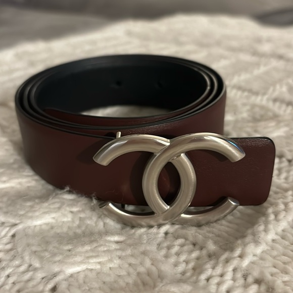 CHANEL Reversible CC Logo Belt - Picture 2 of 5